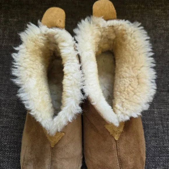 LL Bean Wicked Good Brown Suede Sheepskin Shearling Slippers Women's 8 *READ* - Picture 3 of 11